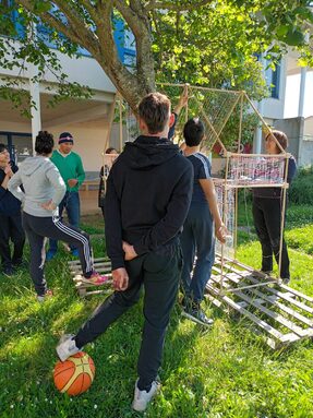 AUTOUR DE LA CABANE.jpg